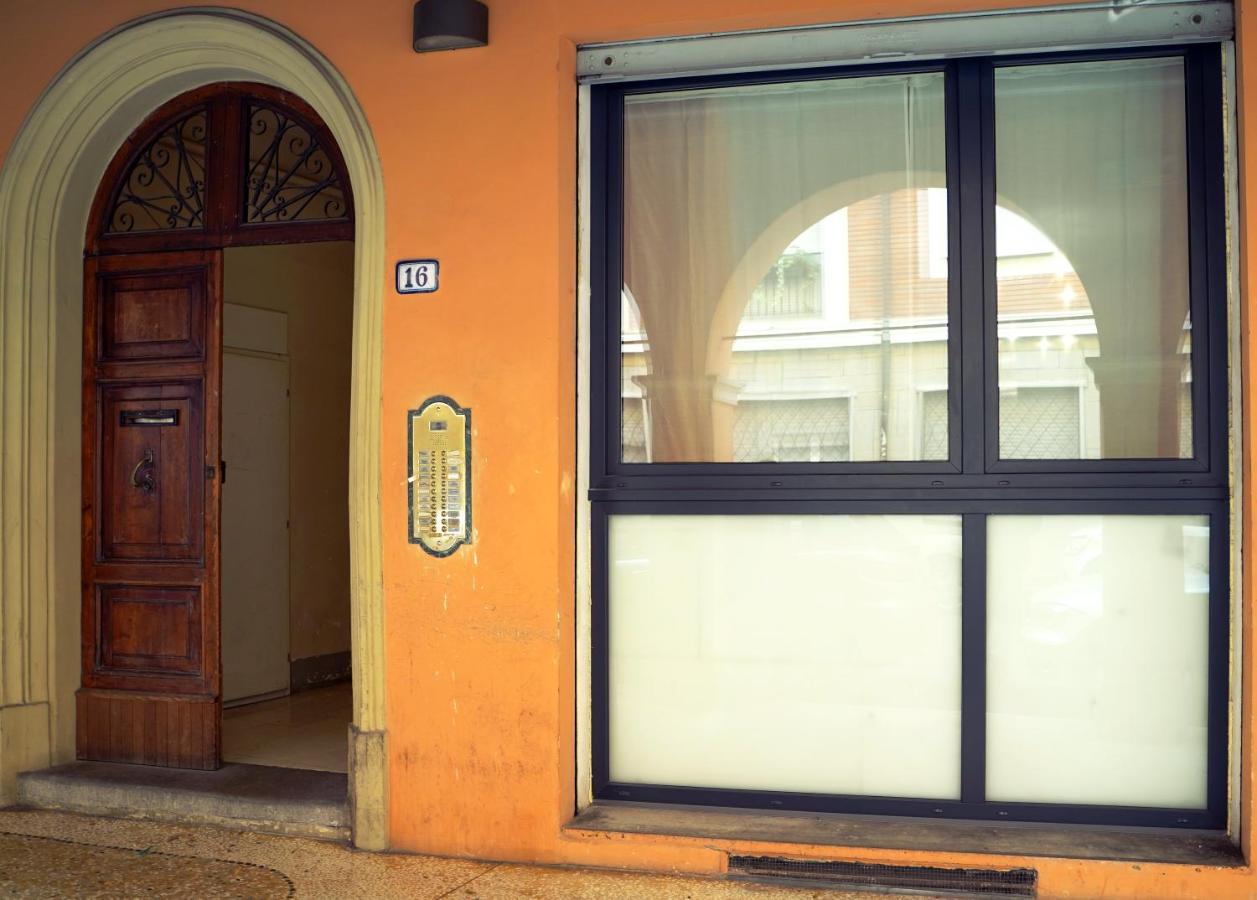 Casavesella Apartment Bologna Bagian luar foto